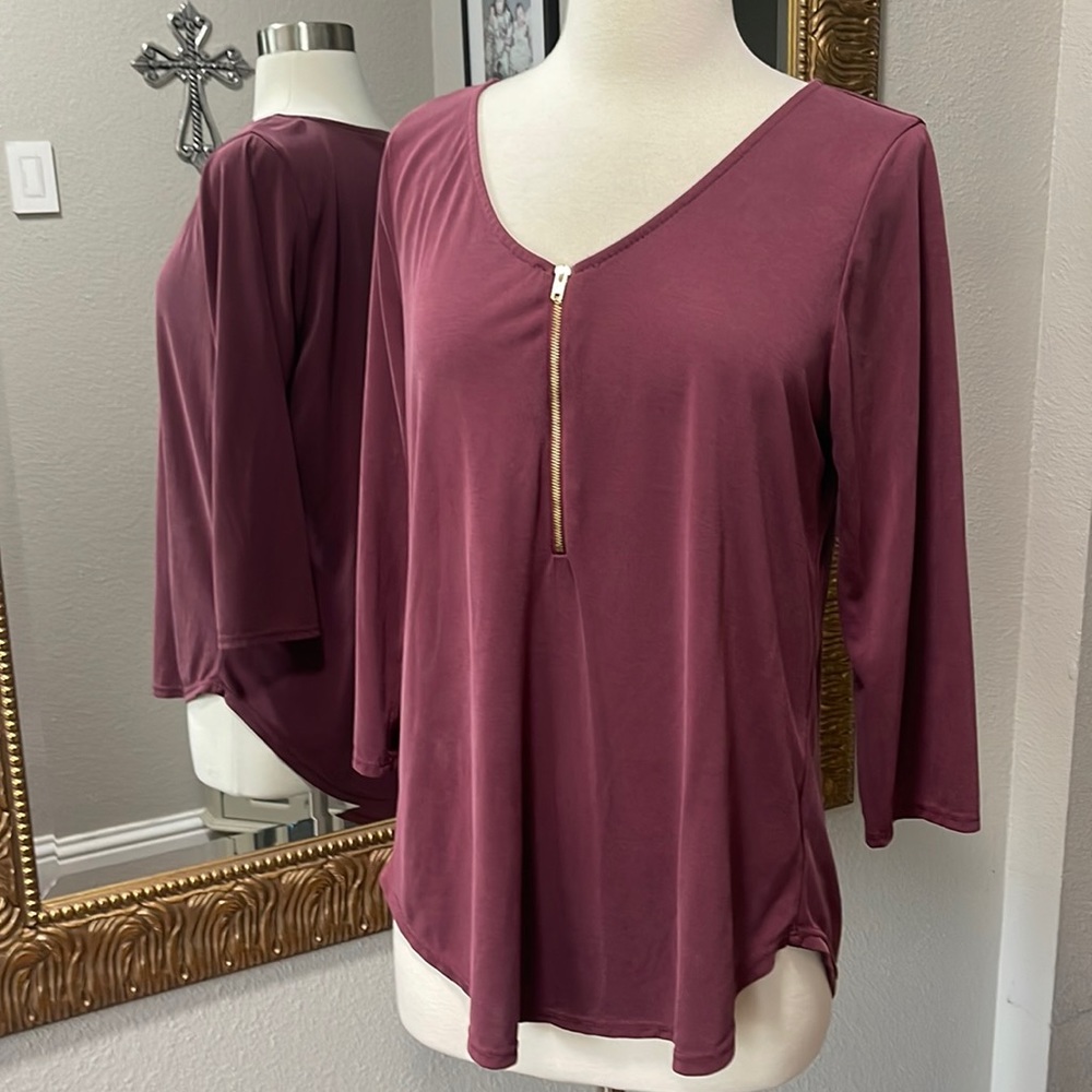 Green Envelope Mauve Zip-Front V-Neck Women's Top